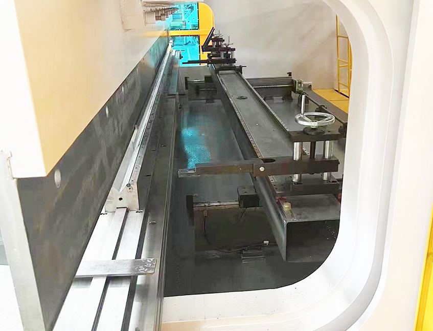 WE67K-1000T8000 CNC press brake